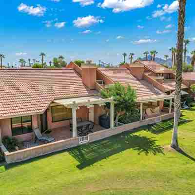 Beautiful condo at the Oasis Palm Desert. Golf and community pool Hotel Exterior