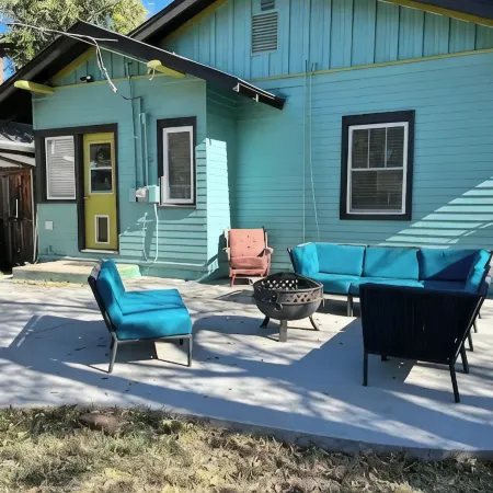 boho noc *GAME ROOM*pets welcome*king beds*freeW/D