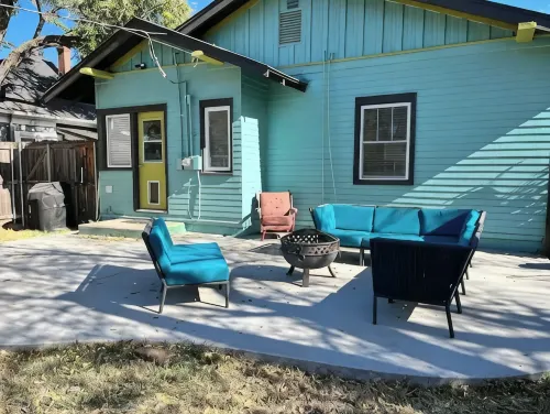 boho noc *GAME ROOM*pets welcome*king beds*freeW/D