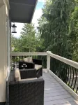 Quiet Carriage House Charmer NEW KING BED