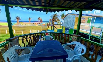 Yellow Moon Guesthouse & Apartments