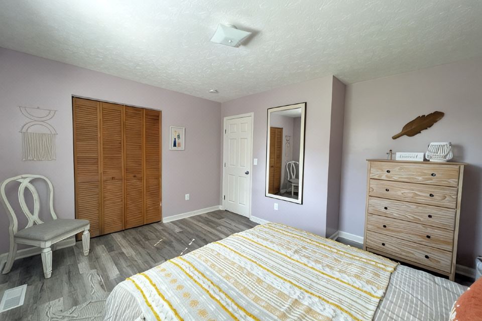 Photo 3 of 6