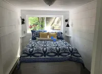 Ultimate couples getaway! Quiet and private Lakeside Cottage in the Adirondacks - 샬레 호텔