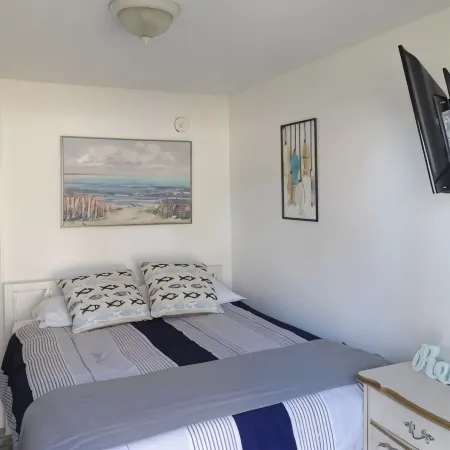 Sunrise Beach Oscoda - Lake Huron | Condo |Sleeps 8 |  3BR/2BA | Private Beach