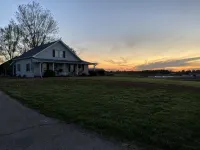 Beautiful Farmhouse near Lake Cumberland