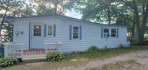Lake Champlain Waterfront: Amazing Sunsets, Private Beach, and Firepit - 3-Star