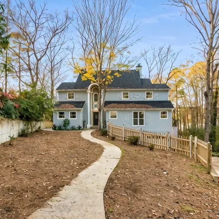 Luxury Lakefront Retreet 4-4, Spacious, Party Dock with Sunsets and Sandy Beach!
