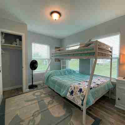 Updated 2 bedroom steps from the bay and the ocean! Rooms