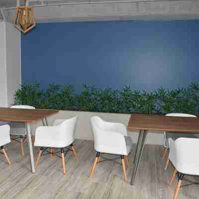 Cozy Stays Cayala Apartments 407 Dining/Meeting Rooms