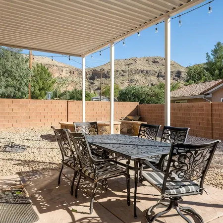 The Watchman, Gateway to Zion - Hot Tub // Fire Pit