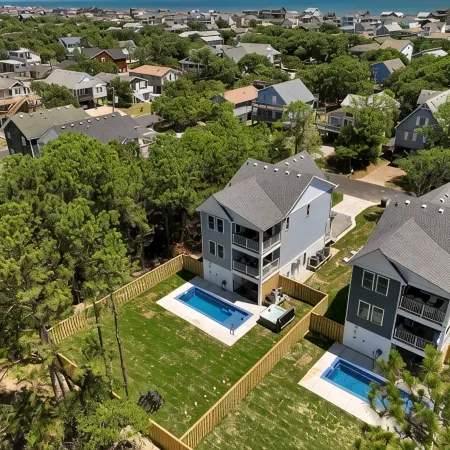 NEW Retreat with Pool, Hot Tub, and Premium Amenities! NEXT to 'Park and Paddle'