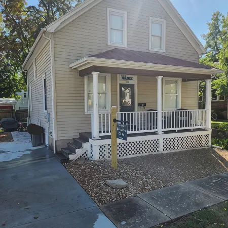 5 bed 2 Bath in Downtown Hermann, MO Отели в г. Гасконейд