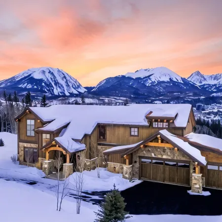 Stunning Mountain Escape - easy access to Keystone, Breckenridge, Copper, & Vail
