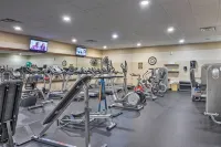 Riverfront Family Cabin • Resort Pool & Trails • Pet Friendly Mountain Escape - WiFi
