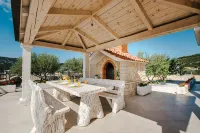 Modern villa with private pool and BBQ, near TROGIR and SPLIT