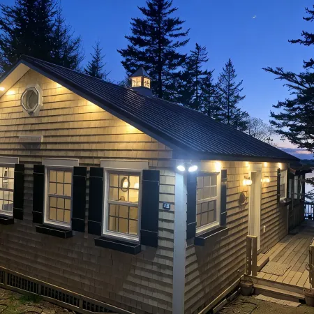Private Oceanfront Cottage renovated: New Oceanfront Master BR for 2023 season