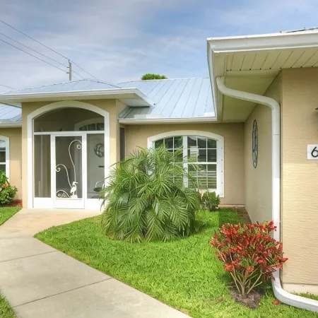 Pool Retreat & Minutes to the Beach!