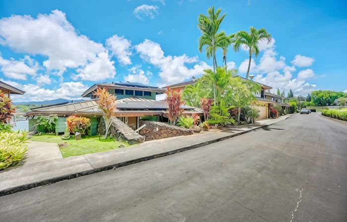 Direct Oceanfront Kalapaki Beach Home, Wrap-Around Lanai, A/C, Views, Sleeps 8
