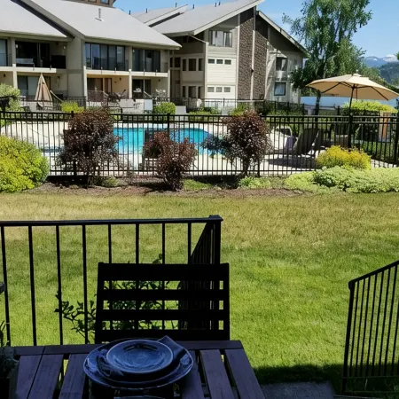 New Remodel! Lakeside Condo w/ Pool, Kayaks, Bikes