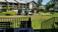 New Remodel! Lakeside Condo w/ Pool, Kayaks, Bikes