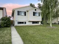 Mountain Style 4-bedroom Home near Jasper NP gate - Wi-Fi