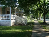 Downtown townhouse 3.5 blocks to the beach! - Kitchens
