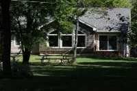 MODERN COTTAGE GETAWAY - 3-Star