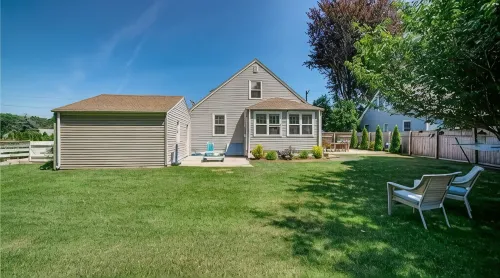 Charming home, easy access - everything Branford. Super Host with 5-Star Rating - Wifi