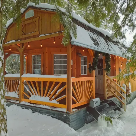 Cabin in the Cedars.Close to Lake,Town & Mountain