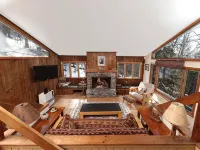 Mountain Cabin with long range views, privacy, and more. Hotels in Campton