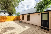 Charming guest studio in the heart of Liberty Hill - Boutique