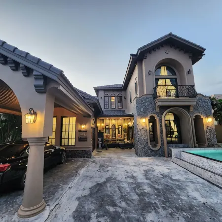 Tuscany Private Pool Villa-Bangsaen