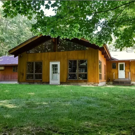 Luxury Cabin with Indoor Heated SaltWater Pool! Отели в г. Уэбб