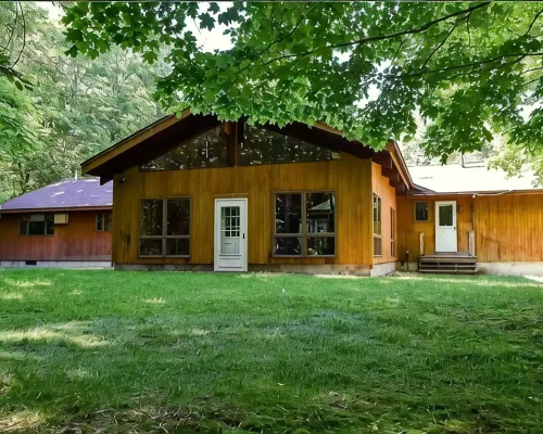 Luxury Cabin with Indoor Heated SaltWater Pool! Hotels in Webb