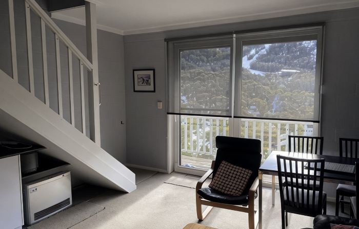 Penthouse 2 Level Apartment with Mountain ViewsUnique Snow Guarantee in Season