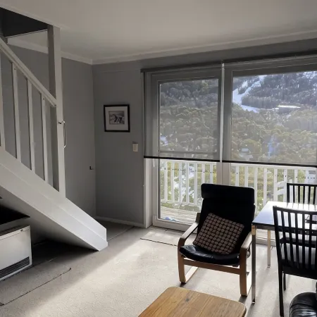 Penthouse 2 Level Apartment with Mountain ViewsUnique Snow Guarantee in Season