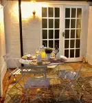 * See over 150 Amazing Guest Reviews on Airbnb * Location * Location * Location - 3 星級