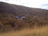 Canyon Lodge- - 8 Acres - Sleeps 10