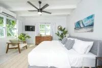 3-Bedroom Skyline Villa Offering the Island's Best Views - พร้อมระเบียง