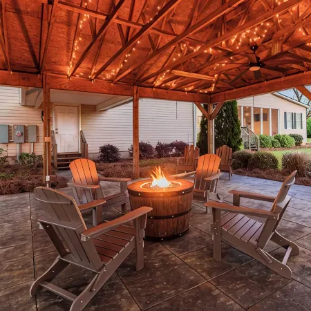 Joyce's Place at Addis Acres/spacious luxury/gorgeous water view/fire pit