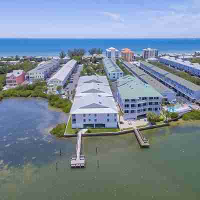 Relax in Style: 2/2 Condo with Sparkling Waterview and Easy Beach Access Hotel Exterior