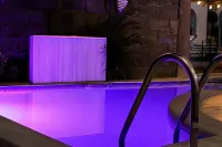 Hotel Los Balcones Leon - Pools
