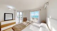 Magnificent Waterfront Apartment