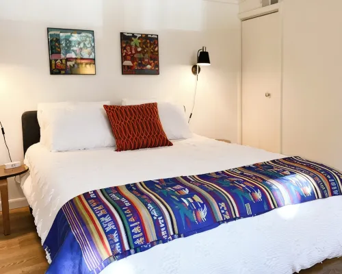 Stylish Douglas Retreat - Steps from Dunes Resort! Ξενοδοχεία στην πόλη Douglas