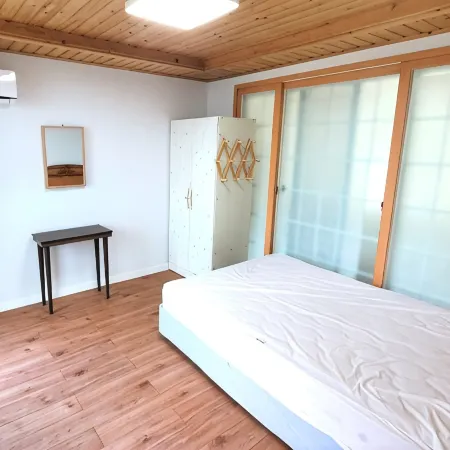 Ulsan Mongdol Pension Отели рядом с достопримечательностью «Каменная балка Юпо»