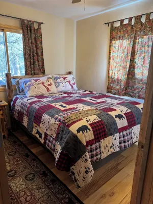 Charming Cabin In The Pines - Chalets