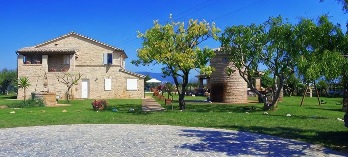 Casale Papa Country Village Hotels in Ancona