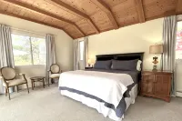Family Friendly Cape Cod Beach House: 3 Min. Walk to Earle Rd Beach - Wifi