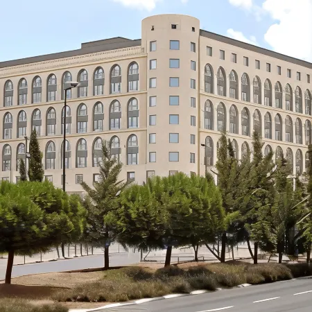 Grand Court Hotel