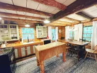 Tripps Cabin- Quaint cabin a mile from downtown Highlands!